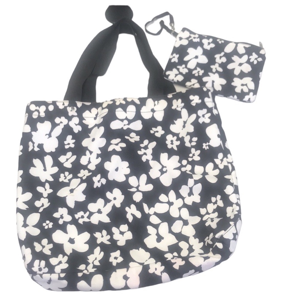 Floral tote and matching wristlet